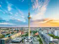 Wieża telewizyjna w Berlinie, idealne miejsce na podziwianie panoramy miasta. Bilety warto kupić online!