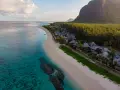 Rajska plaża z turkusową wodą, luksusowe wille i góra Le Morne. Marzysz o podróży? Sprawdź, ile się leci na Mauritius!
