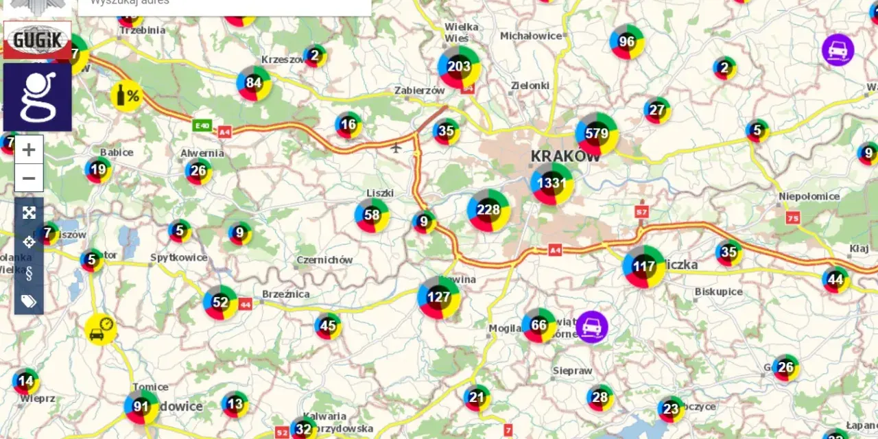 Mapa zagrożeń bezpieczeństwa pokazuje, czy Polska jest bezpieczna. Widoczne są punkty z liczbami, wskazujące na różne zdarzenia.