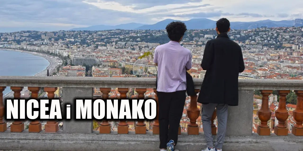 Dwóch przyjaciół podziwia panoramę Nicei, największego miasta na Lazurowym Wybrzeżu, z widokiem na morze i góry.