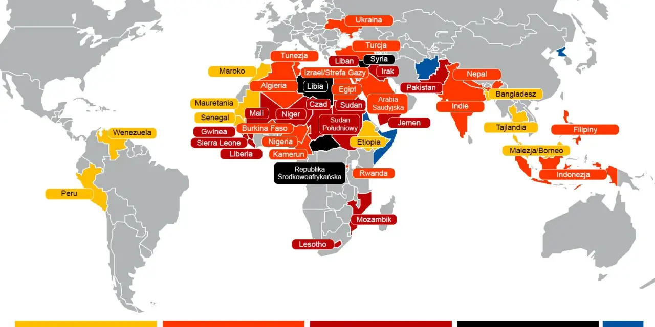 Mapa świata z zaznaczonymi krajami. Kolory wskazują ostrzeżenia dla podróżujących, np. "Nie podróżuj". Wśród nich są najbezpieczniejsze kraje Afryki.