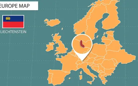Mapa Europy z zaznaczonym Liechtensteinem. Obok flaga kraju i nazwa. Waluta Liechtensteinu to frank szwajcarski.