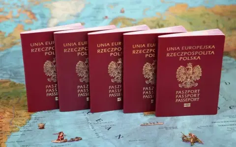 Ile kosztuje wyrobienie paszportu w ambasadzie? Sprawdź ceny i zniżki