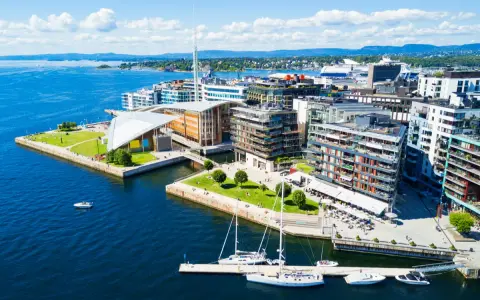 Ile trwa lot do Oslo? Czas lotu z Polski, który Cię zaskoczy