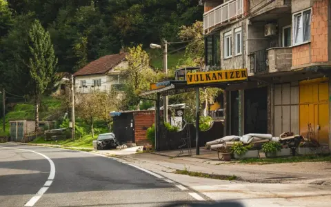 Czy w Bośni jest bezpiecznie? Odkryj prawdziwe zagrożenia dla turystów