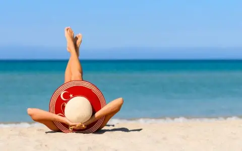 Ile trwa lot do Turcji Antalya? Czas lotów z Polski ujawniony