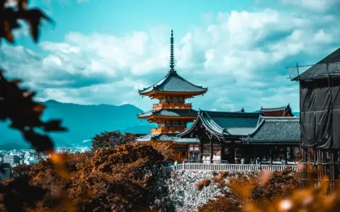 Czy w Japonii jest bezpiecznie? Odkryj prawdziwe zagrożenia i bezpieczeństwo