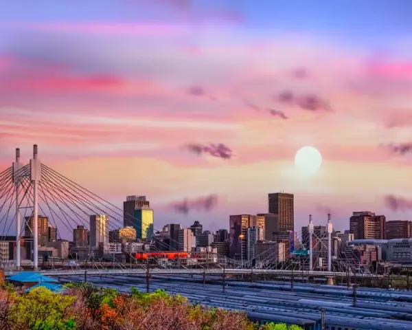 Johannesburg czy jest bezpiecznie? Odkryj niebezpieczeństwa i porady dla turystów