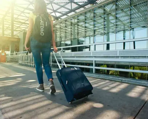 Czy biura podróży zwracają zaliczki? Sprawdź zasady i koszty rezygnacji