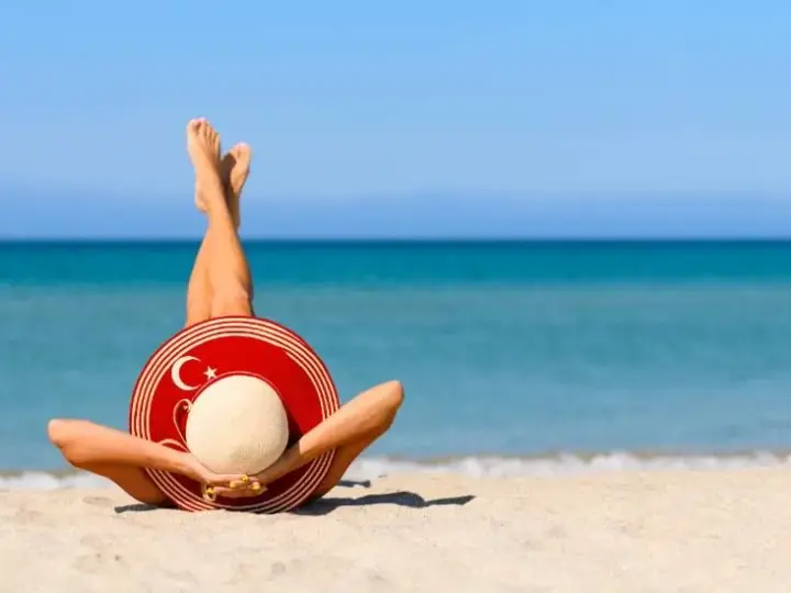 Ile trwa lot do Turcji Antalya? Czas lotów z Polski ujawniony
