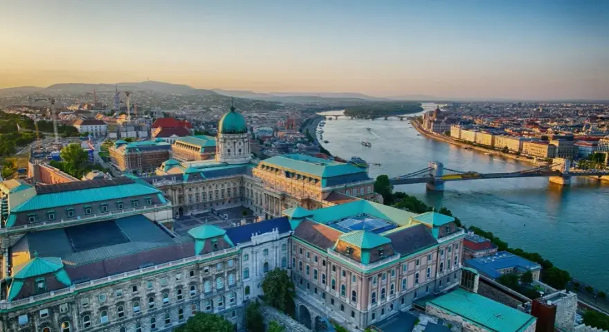 Czy na Węgry trzeba paszport? Dowiedz się, co naprawdę potrzebujesz