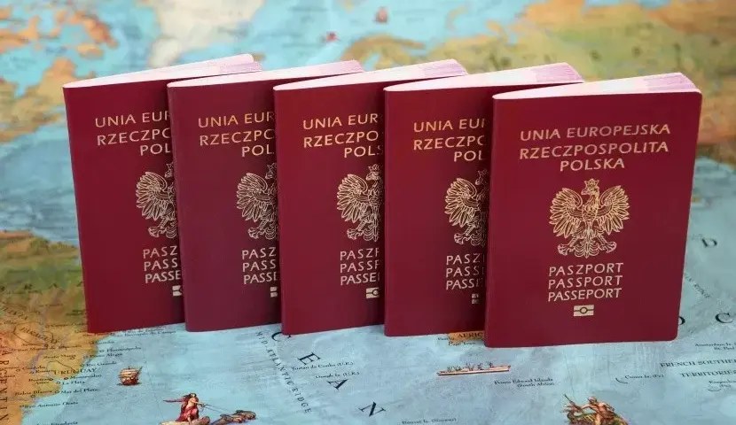 Ile kosztuje wyrobienie paszportu w ambasadzie? Sprawdź ceny i zniżki