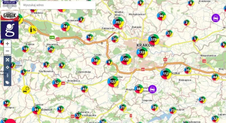 Mapa zagrożeń bezpieczeństwa pokazuje, czy Polska jest bezpieczna. Widoczne są punkty z liczbami, wskazujące na różne zdarzenia.