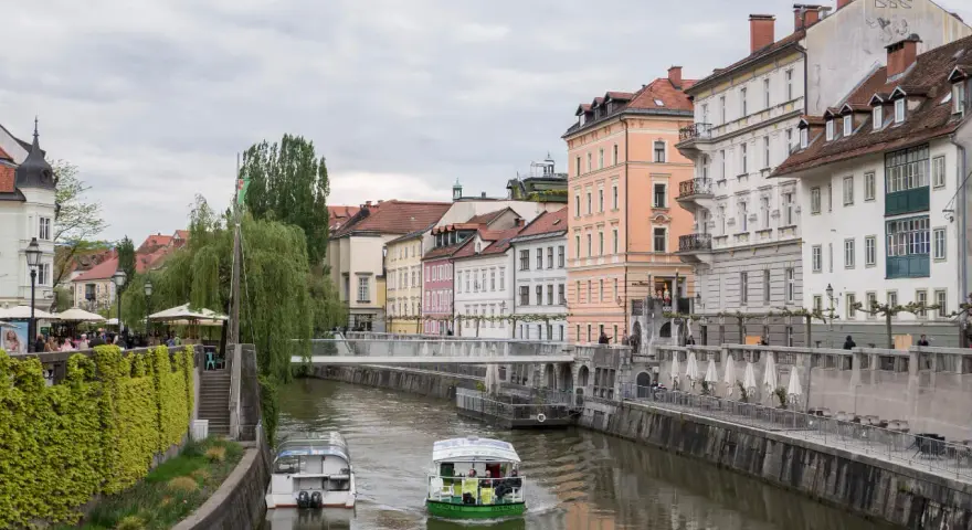 Słowenia czy potrzebny paszport? Odkryj, co musisz wiedzieć przed podróżą